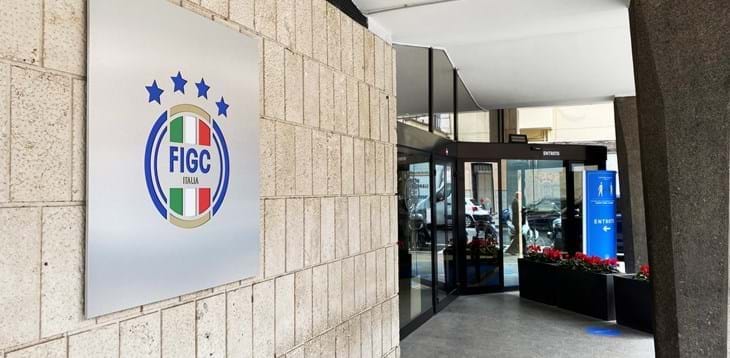 DENUNCIAMO NOI L’INADEGUATEZZA DELLA PROPRIETA’ DEL COSENZA CALCIO
